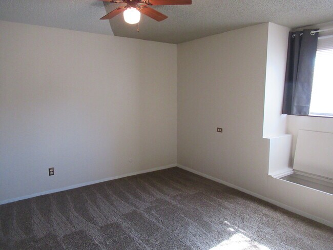 Building Photo - 980 Holli Springs Ln