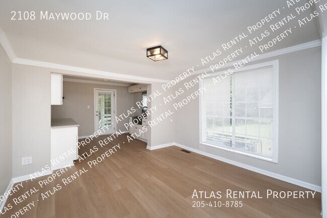 Building Photo - 2108 Maywood Dr