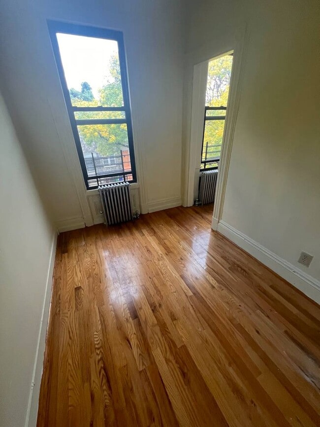 Building Photo - 203 Moffat St