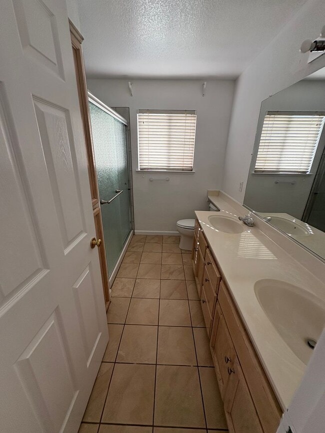 Building Photo - Spacious 4 bed/3 bath in Elk Grove 95624 M...
