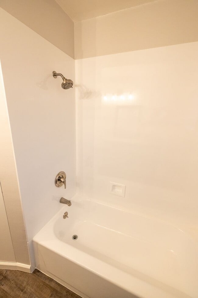 Building Photo - Large updated home in San Mateo Village!