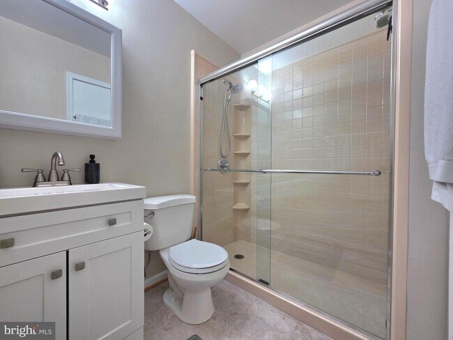 Building Photo - 2805 Balliett Ct