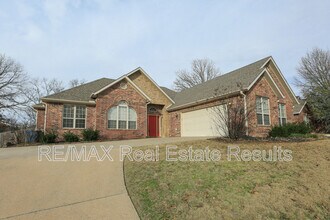 Building Photo - 303 NW Palomino St