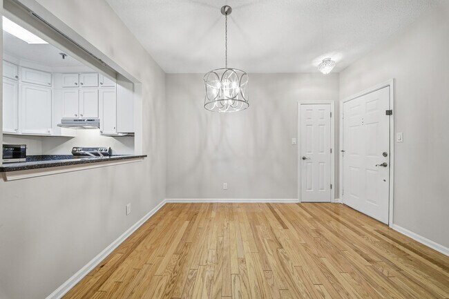 Building Photo - 300 Yarmouth St