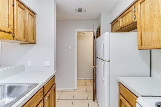 Building Photo - 11205 Willowood Creek Dr