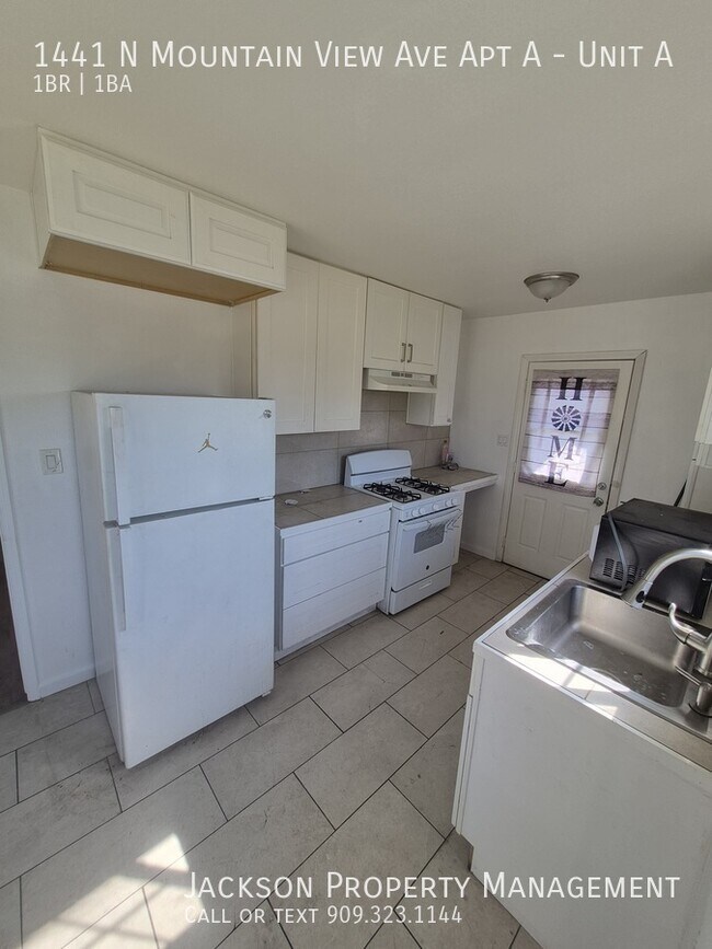 Building Photo - 1441 N Mountain View Ave