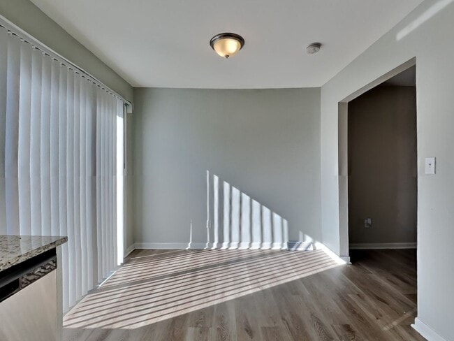 Building Photo - Charming 3-Bed Home in Lees Summit with Garage