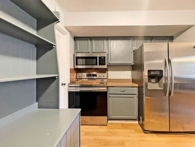 Building Photo - Newly Remodeled 3 Bedroom 2-Story Townhome...