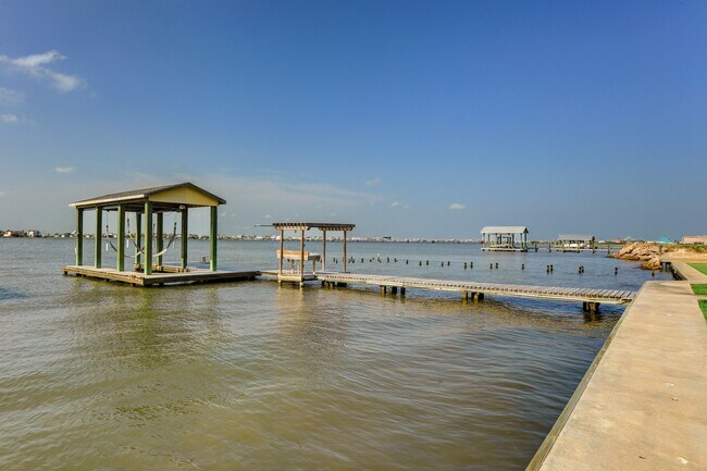 Building Photo - 9814 Airway Ln