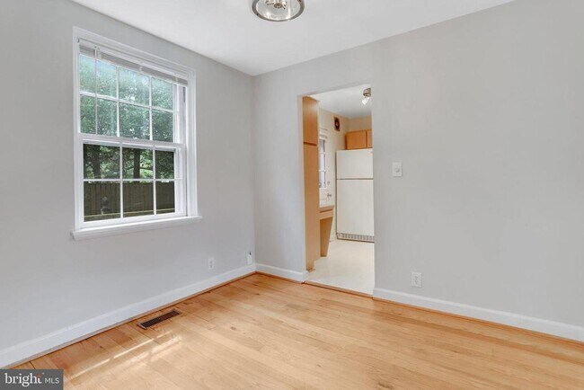 Building Photo - 3369 S Stafford St