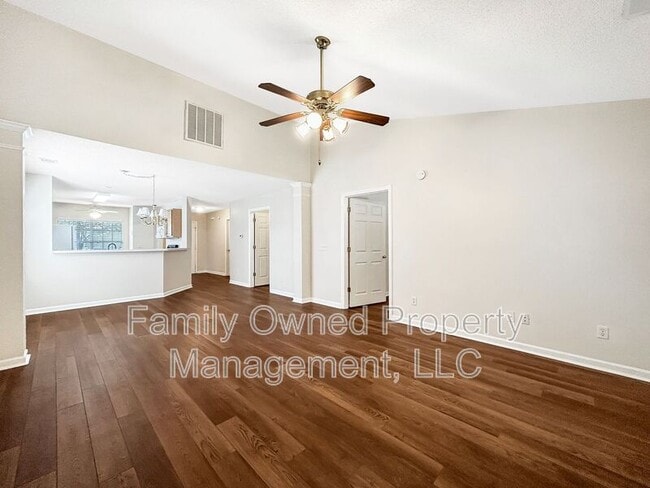 Building Photo - 112 Stewart Pl