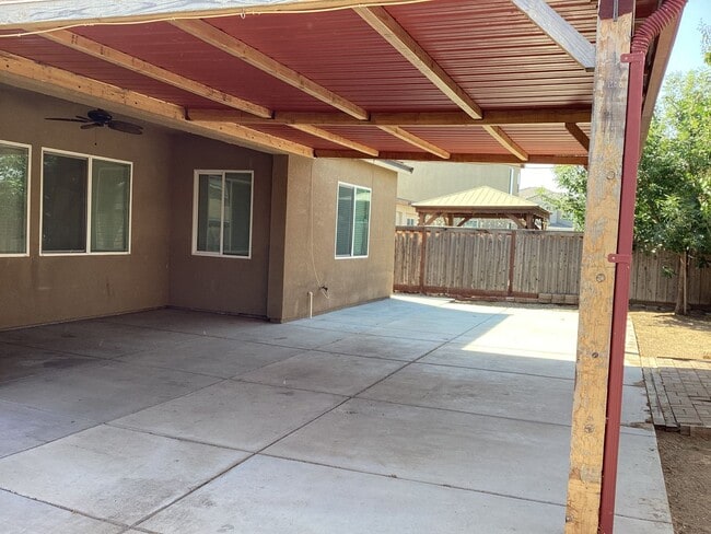 Building Photo - 3769 N Carriage Ave