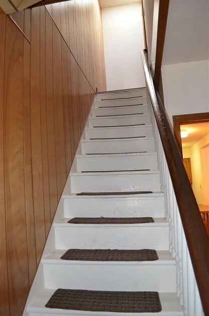 Building Photo - 16 Perrine Ave