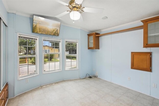 Building Photo - 6621 La Mesa Rd