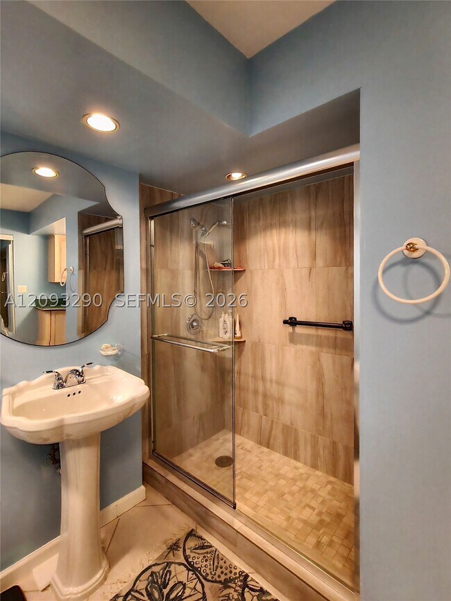 Building Photo - 2751 S Ocean Dr