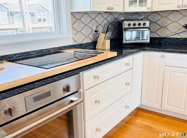 Building Photo - 31 Atlantic Ave