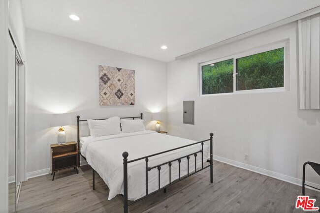 Building Photo - 18103 W Coastline Dr