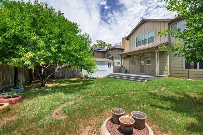 Building Photo - Beloved 3 Bedroom, 2.5 Bath Home in Brentwood