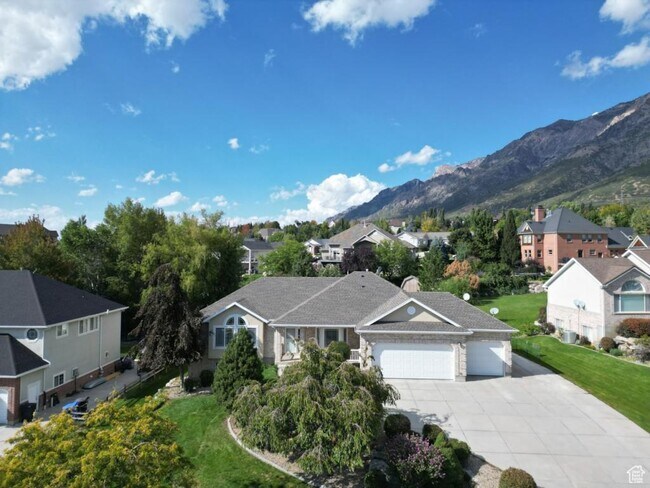 Building Photo - 152 W 4050 N