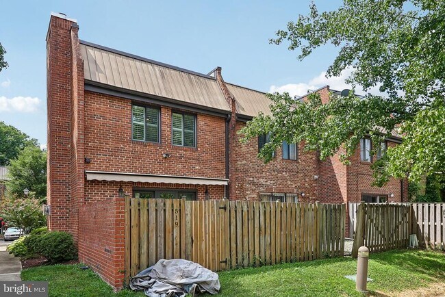 Building Photo - 519 Brummel Ct NW