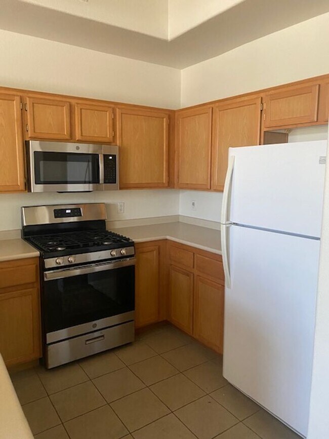 Building Photo - 700 Carnegie St