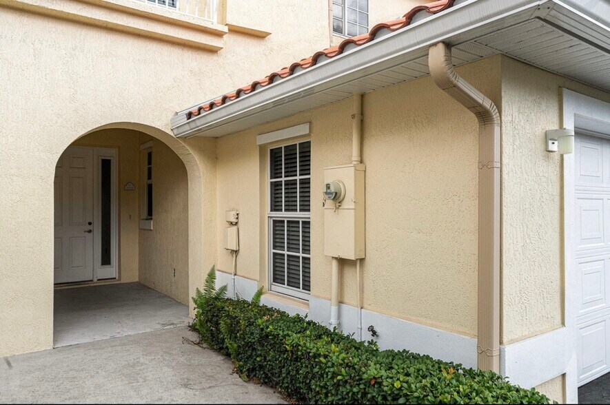 Building Photo - 8410 Maria Ct