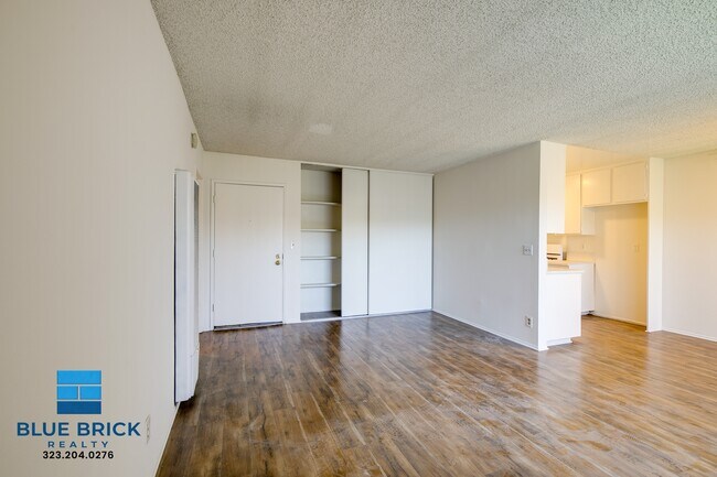 Building Photo - 5452 Corteen Pl
