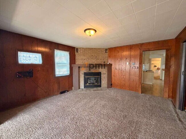 Building Photo - 707 E 118th St