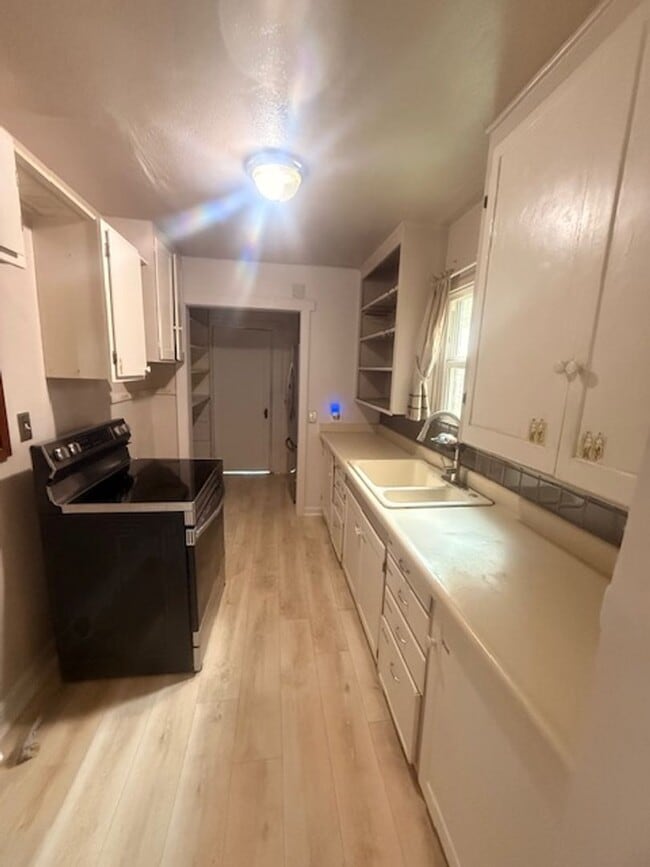 Building Photo - Great Home in Bethel-Danebo Neighborhood