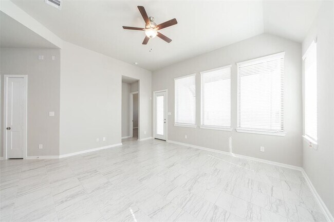 Building Photo - 2131 Wisteria Cove Dr