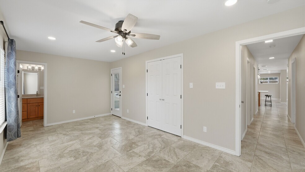 Building Photo - 1409 Highland Dr