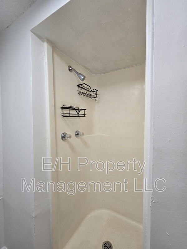 Building Photo - 8728 E Arthur Cir