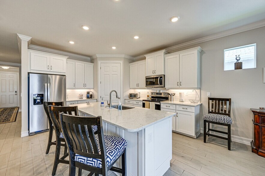 Building Photo - 415 Polihale Wy