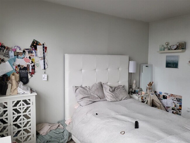 Building Photo - 18151 NE 31st Ct