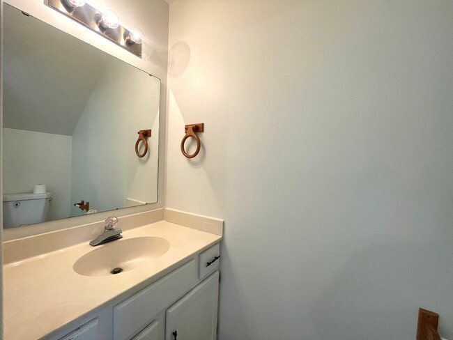 Building Photo - Nice townhome in Prescott