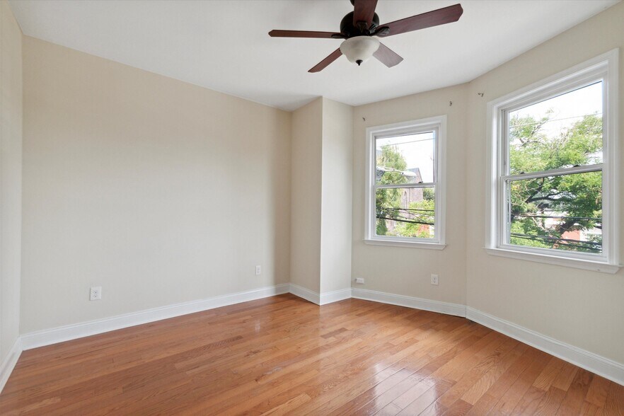 Building Photo - 1424 Willington St