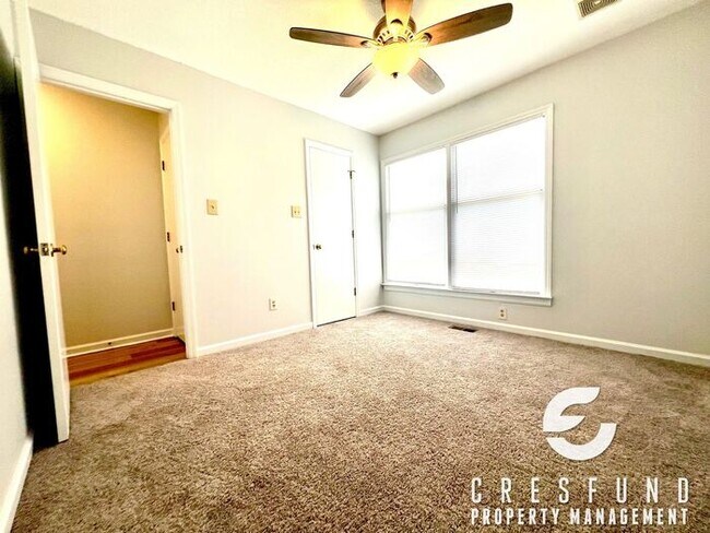 Building Photo - RENT JUST REDUCED TO $1700! RECENTLY RENOV...