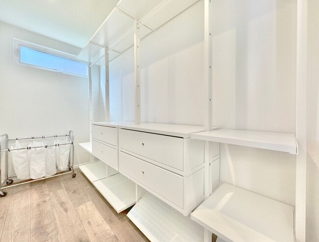 Building Photo - Beautiful Zen inspired modern 3 Bed + 3 Bath House + Garage + Private Yard