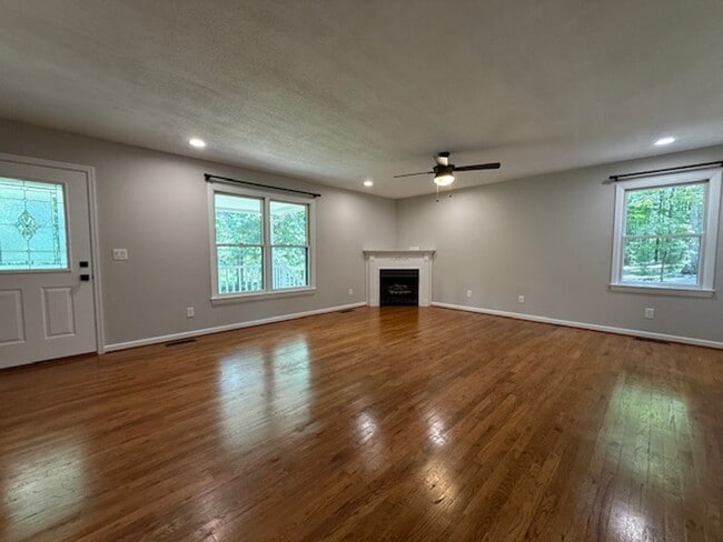 Building Photo - Welcome Home!