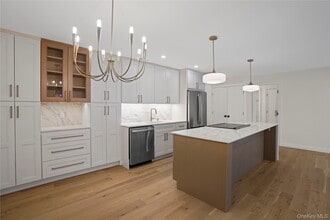 Building Photo - 400 High Point Dr