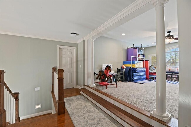 Building Photo - 401 Clear Creek View
