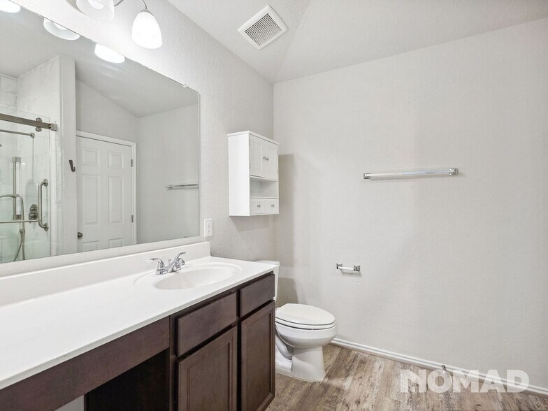 Building Photo - 536 Long Leaf Dr