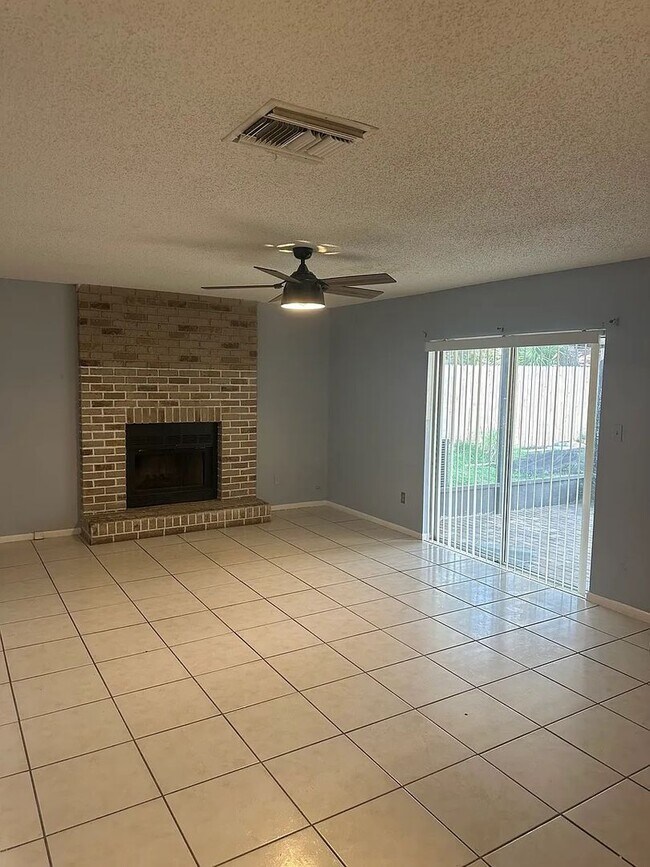 Building Photo - For Rent: Orlando, FL 3 Bed + Office | 2 B...