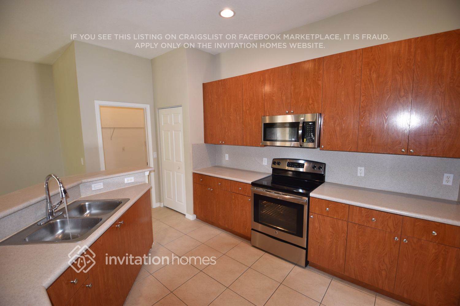 Building Photo - 8739 San Andros