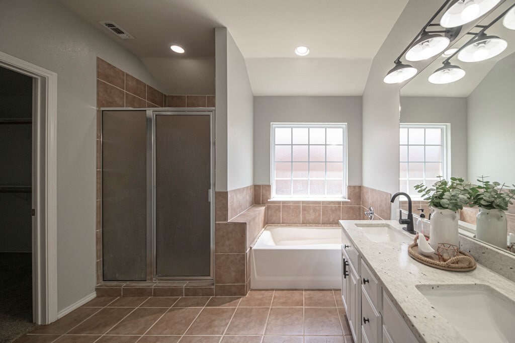 Primary Bathroom with separate tub and shower - 2207 Medford Ct