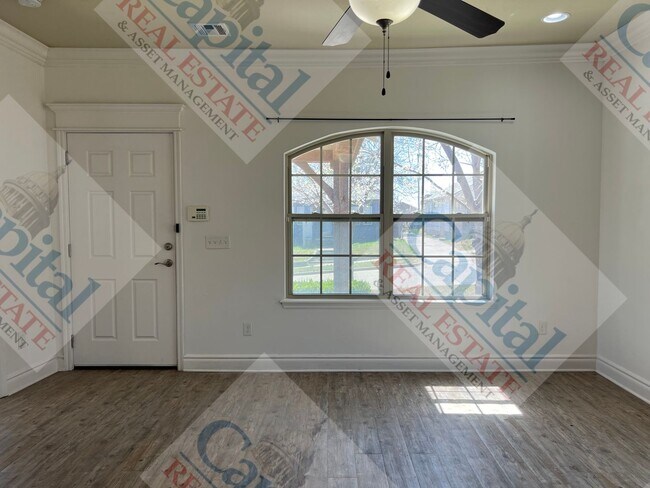 Building Photo - Charming 3 Bedroom W/ All Bills Paid!