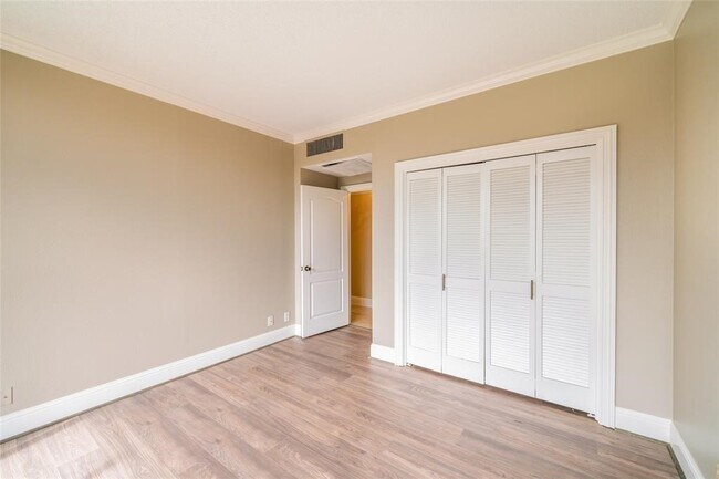 Building Photo - 1111 Bering Dr