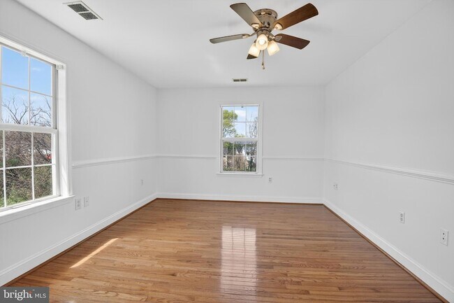 Building Photo - 108-11-111 Timberlake Terrace
