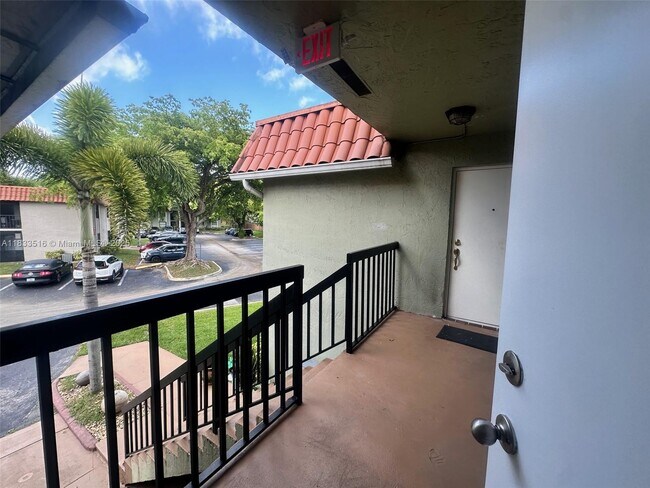 Building Photo - 9808 Hammocks Blvd