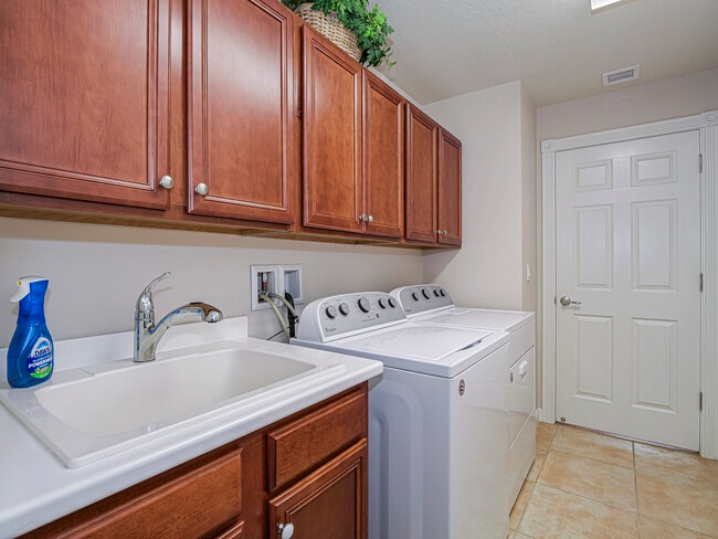 Building Photo - 5395 Dominica St